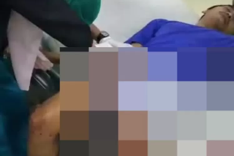 Korban MFN saat mendapatkan penanganan medis di RS Arafiq , Kelurahan Tugu, Kecamatan Cimanggis, Minggu (19/5).  (DOKUMEN WARGA)