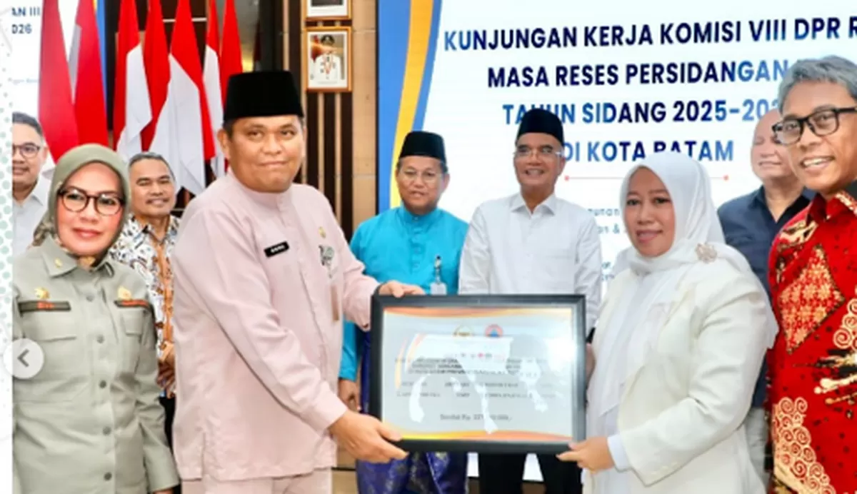 BPBD Kota Batam saat menerima bantuan penanganan darurat Karhutla dari BNPB.  (Foto: Diskominfo Batam)