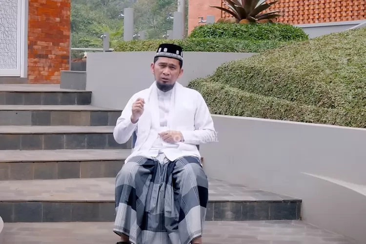 Ustaz Adi Hidayat (Tangkapan Layar YouTube Adi Hidayat Official)