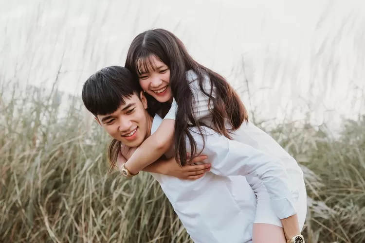 Ilustrasi Kebahagiaan - Indonesia Ranking 83 Dalam Daftar Negara Paling Bahagia di Dunia, Peringkat 1 Negara Mana? (Pixabay/HuyNgan)