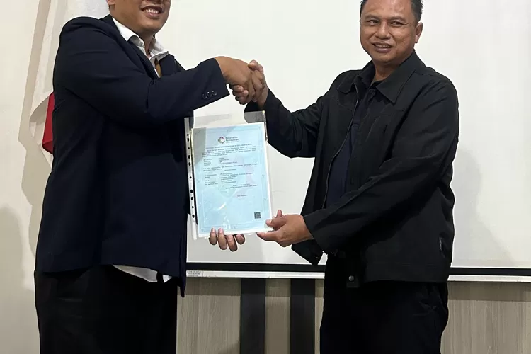 Penyerahan sertifikat TKDN di Purworejo. (Foto: dokumentasi BBSPJIKKP)