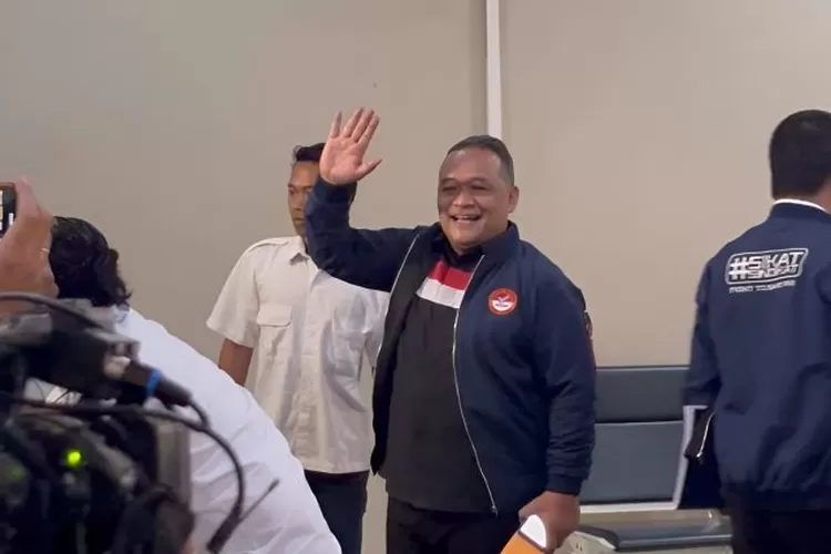 Benny Rhamdani hadir di Bareskrim Polri untuk klarifikasi terkait sosok T dalam kasus judi online, diharapkan mempercepat pengungkapan. (PMJ News / Hukamanews.com)