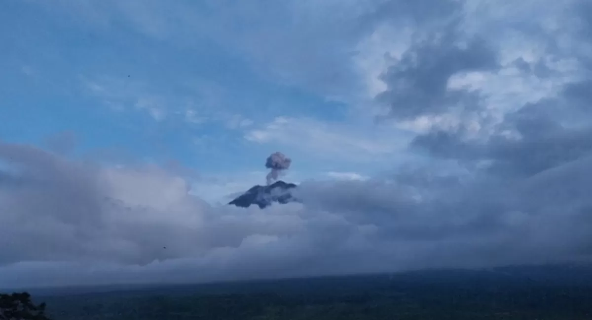 Gunung Semeru Erupsi Pagi Ini, Kolom Abu Capai 500 Meter dan Mengarah ke Utara