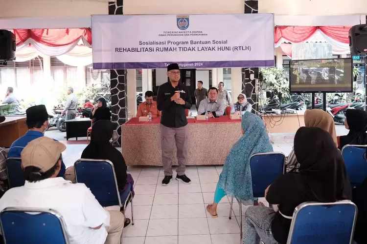 Wakil Walikota Depok, Imam Budi Hartono, saat sosialisasi RTLH di Pancoranmas.  (Pemkot Depok)