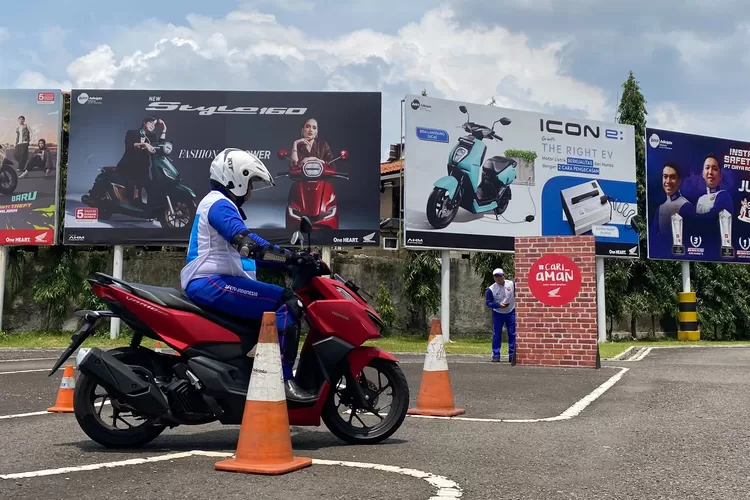 PT Daya Adicipta Motora kembali menggelar #Cari_Aman Skill Competition 2024 sebagai upaya meningkatkan kemampuan.
