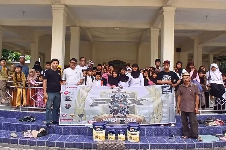 Honda PCX Club Indonesia (HPCI) Majalengka Chapter merayakan hari jadinya yang ke-8.