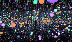 Instalasi Ikonik Cermin dengan Lampu LED Warna-Warni Karya Yayoi Kusama Hadir Kembali di Museum Macan Jakarta!