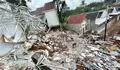 Dua Rumah Ambrol dan Mobil Ringsek di Depok