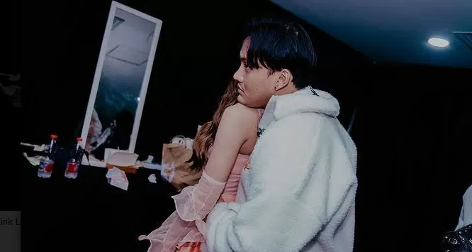 Rizky Febian dan Mahalini Tampil Mesra Menyanyikan Lagu "Bermuara" di Panggung We The Fest 2024 (Instagram.com/@rizkyfbian)