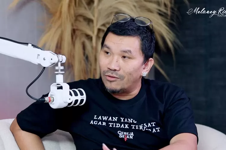 Potret Mongol Stres komika viral singgung sosok pacar  (YouTube.com/melaney Ricardo)