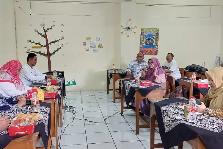 Pertemuan dalam membahas upaya pencegahan tawuran oleh Disdik dan MKKS Kota Depok di SMP Putra Bangsa, Rabu (19/6).ISTIMEWA (ISTIMEWA)