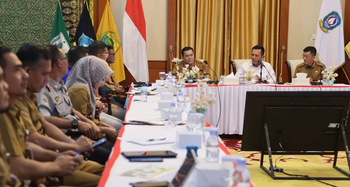 Gubernur Kepri Ansar Ahmad memimpin rapat persiapan Tour de Bintan 2026 digelar di Gedung Daerah, Tanjungpinang. (Foto:Diskominfo Kepri)