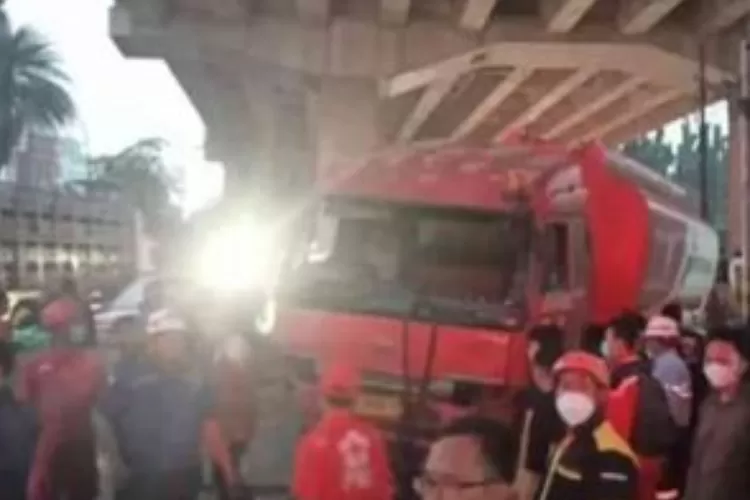 Kronologi Kecelakaan Maut Truk Pertamina Di Cibubur Diduga Karena Rem Blong Hingga Lokasi Lampu