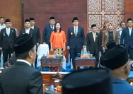 Doa Rico Waas Saat Hadiri Paripurna Hut Ke-78: Mudah-mudahan Sumatera Utara semakin Maju