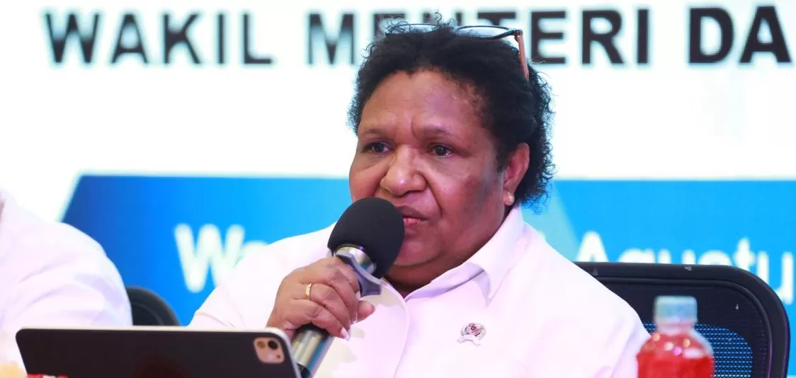 Wamendagri Ribka Haluk memimpin Rapat Persiapan Rencana Pembangunan 2.200 Unit Rumah di Papua Pegunungan di Wamena, Senin 11 Agustus 2025. (PUSPEN KEMENDAGRI)