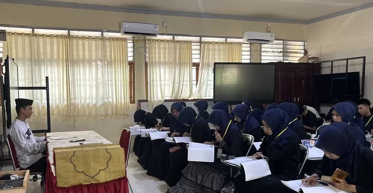 Proses Belajar Keagamaan di Kelas Masing-masing di Dampingi Guru