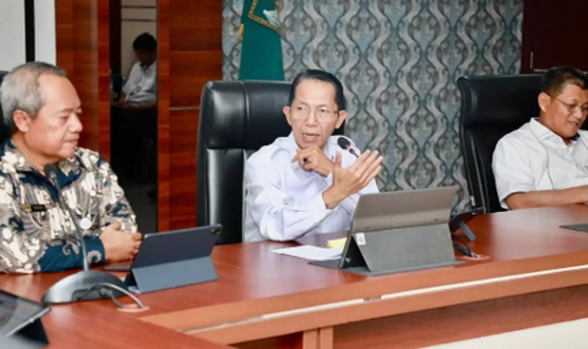 Walikota Batam Amsakar Achmad saat menghadiri Entry Meeting Evaluasi Perencanaan dan Penganggaran Tahun Anggaran 2026 bersama BPKP Kepri. (Foto:Diskominfo Batam)