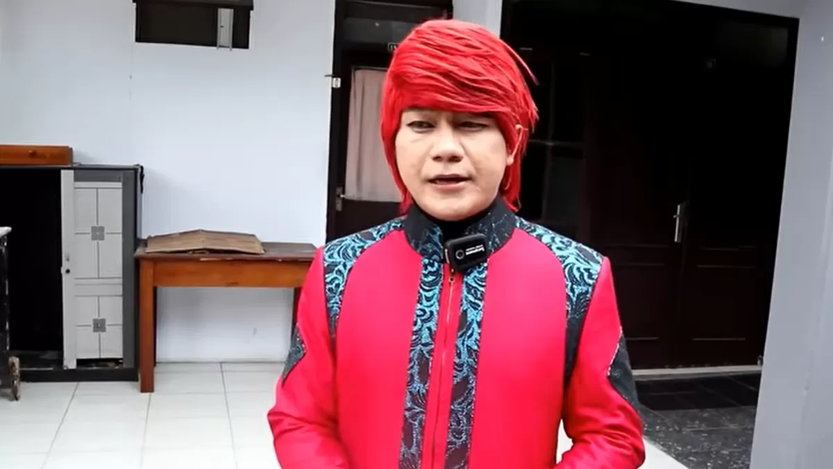 Potret Marcel Radhival alias Pesulap Merah yang mengungkap dugaan praktik ritual pesugihan yang konon dilakukan di Gunung Kawi dan didatangi sejumlah artis hingga tokoh politik (YouTube Pesulap Merah)