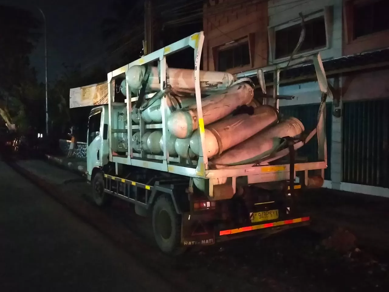 Tabung Gas PNG meledak di ruas jalan Sukabumi - Cibadak 2 korban tewas (M Afnan - TatarMedia.ID)