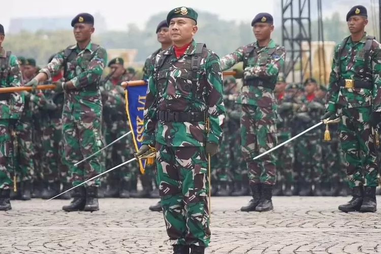 Profil Dan Rekam Jejak Mayjen Choirul Anam, Jenderal Bintang 2 Komandan ...