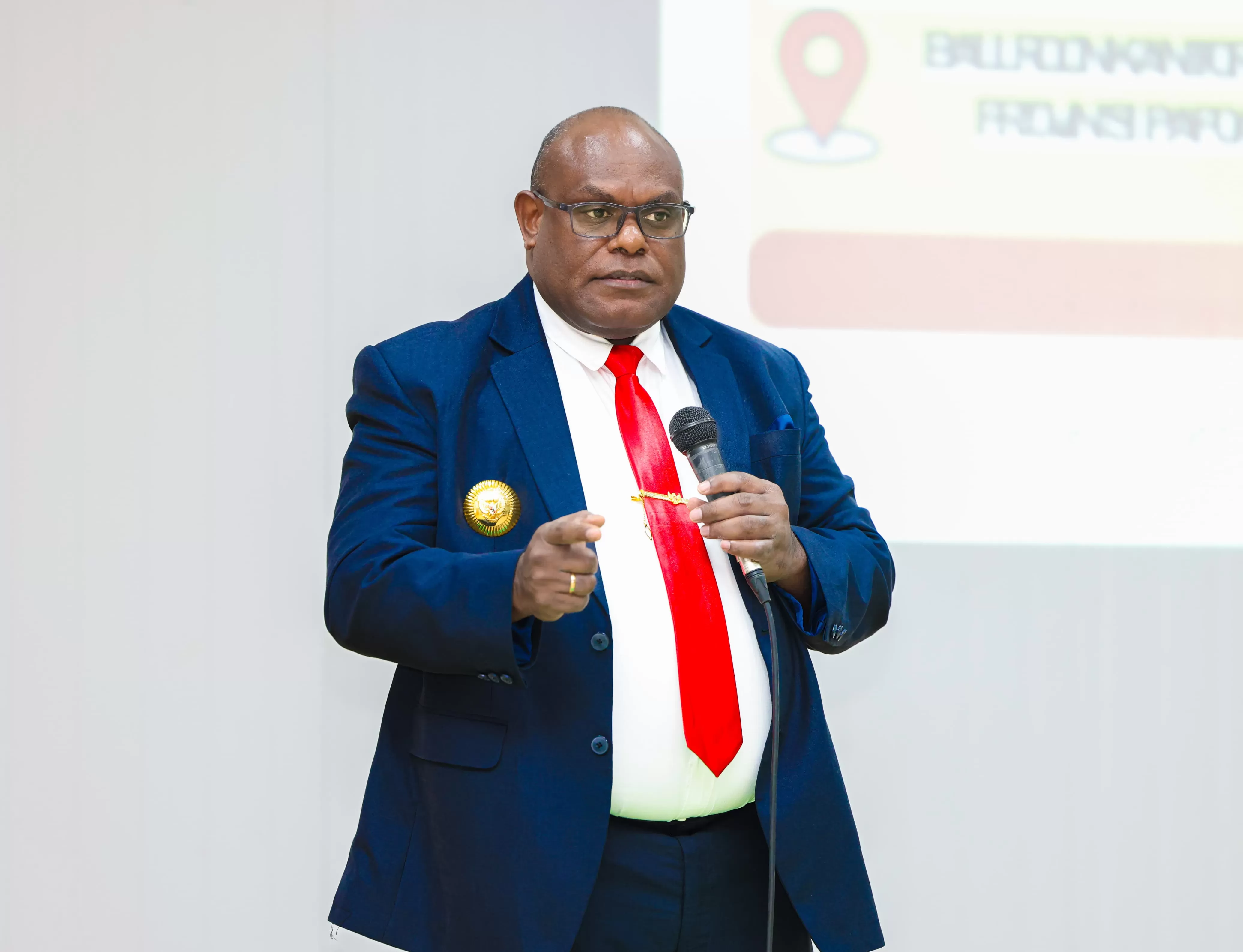 Gubernur Papua Tengah, Meki Nawipa. (CEPOSONLINE.COM/HUMAS PEMPROV)  