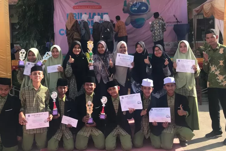 MTsS Cahaya Quran Raih Juara Umum Brilliant Student Competition (BSC ) VI Tingkat SMP/MTs sederajat.(realitasonline.id/zul)