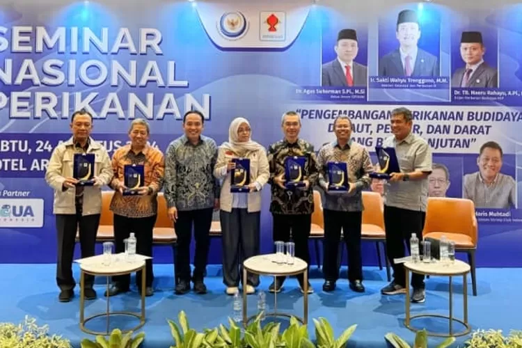 Hasanuddin Atjo (paling kanan) saat menghadiri seminar nasional Ispikani di Jakarta. 