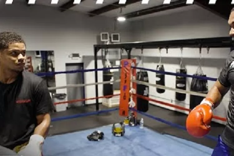 Shakur Stevenson dan Jared Anderson. (Twitter @boxingvideoscom)