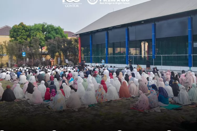 suasana sholat Idul Fitri di Pesantren Primago