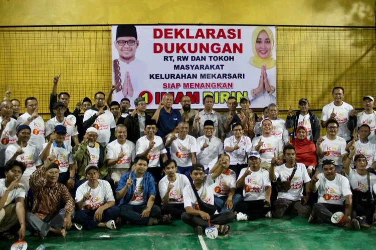 Dekkarasi RT, RW dan tokoh masyarakat se-Kelurahan Mekarsari, Kecamatan Cimanggis dalam mendukung Imam-Ririn di Pilkada 2024. (ISTIMEWA)