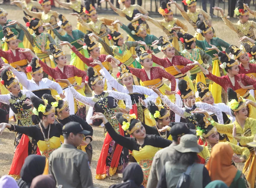 509 Penari Di Mojokerto Bawakan Bedoyo Putri Majasakti Pecahkan Rekor ...