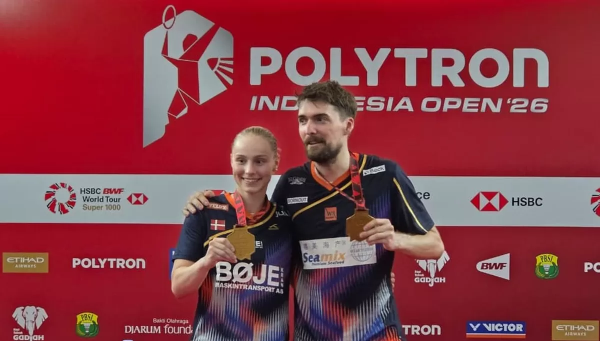 Ganda campuran emas, Denmark, Mathias Christiansen/Alexandra Boje berfoto bersama usai jumpa pers selepas final Indonesia Open 2026 di Istora Senayan, Minggu, 7 Juni 2026.