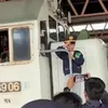 Viral Momen Hangat Bocah Berfoto di Lokomotif Kereta, Pengunggah Video Ungkap Awalnya Hanya Iseng untuk Update Instagram Story
