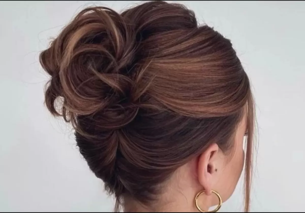 7 Gaya Ikat Rambut Wanita Simple untuk Tampilan Praktis dan Tetap ...