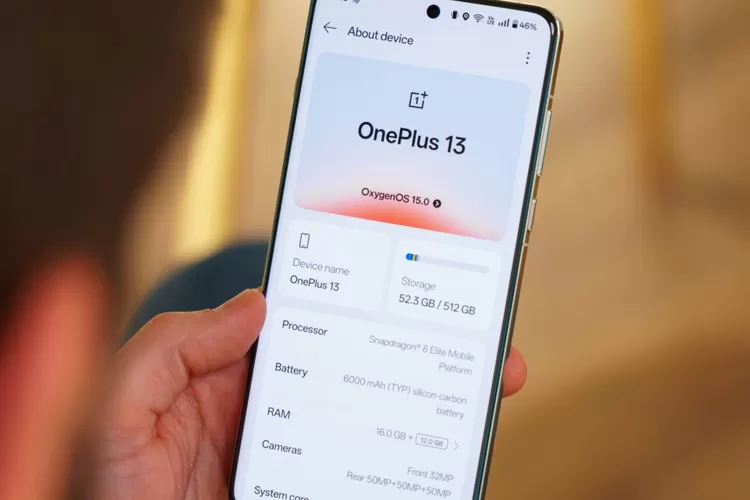 OnePlus 13 update terbaru: Gemini Nano AI, perbaikan kamera, dan fitur baru untuk pengalaman smartphone yang lebih baik. (GSM Arena / HukamaNews.com)
