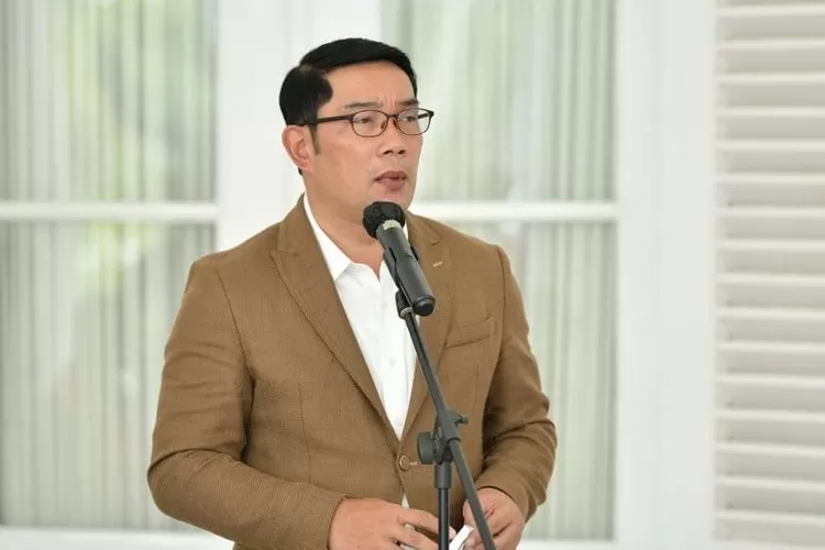 Ridwan Kamil dipanggil KPK terkait kasus korupsi Bank BJB di tengah isu perselingkuhan yang menghebohkan publik.  (HukamaNews.com / jabarprov.go.id)