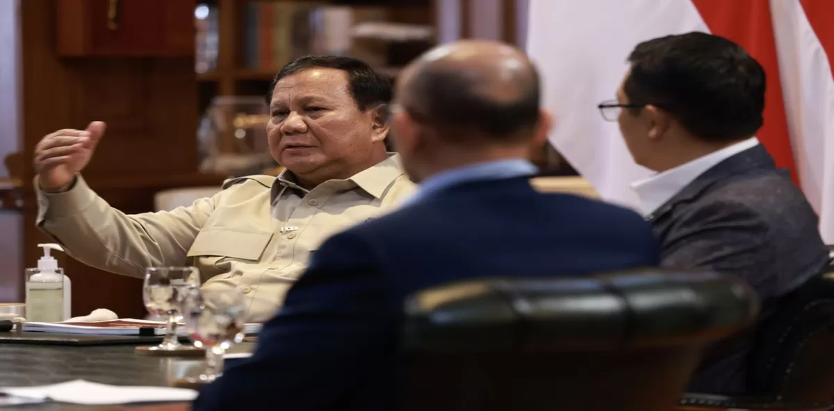 Sebagai bagian dari upaya pembenahan kualitas layanan, Presiden Republik Indonesia (RI) Prabowo Subianto menerangkan lebih dari 1.000 dapur Satuan Pelayanan Pemenuhan Gizi (SPPG) dalam program Makan Bergizi Gratis (MBG) telah diberhentikan sementara atau di-suspend. (Kalimantansatu.com/Dok. Bakom RI)