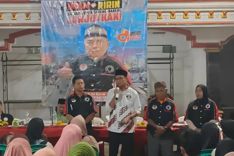 Kerukunan Pedagang Pasar Kemirimuka Depok (KPPKMD) deklarasi mendukung Imam Budi Hartono dan Ririn Farabi Arafiq jadi Walikota dan Wakil Walikota Depok, Senin (9/9). (RADAR DEPOK)