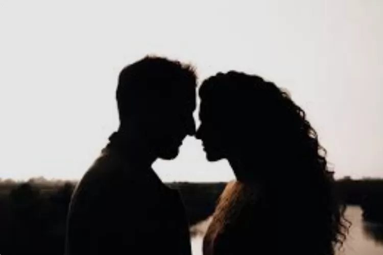 Tafsir mimpi ciuman (Foto : Ist)