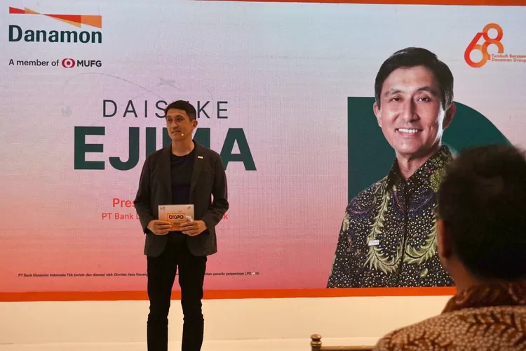 Direktur Utama PT Bank Danamon Indonesia Tbk, Daisuke Ejima memberikan sambutan dalam pembukaan DXPO by Danamon sebagai bagian dari rangkaian perayaan ulang tahunnya ke-68 di Central Park Mall, Jakarta, pada 18-21 Juli 2024.  (Foto: Dok. Istimewa)