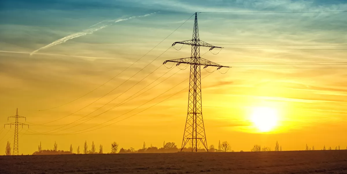 ILUSTRASI MENARA TRANSMISI LISTRIK - Target Bappenas 2029: Konsumsi Listrik Capai 1.720 kWh per Kapita Melalui Pemerataan EBT, Dorong Transformasi Spasial Energi (Kalimantansatu.com/Dok. Pixabay Nikiko)