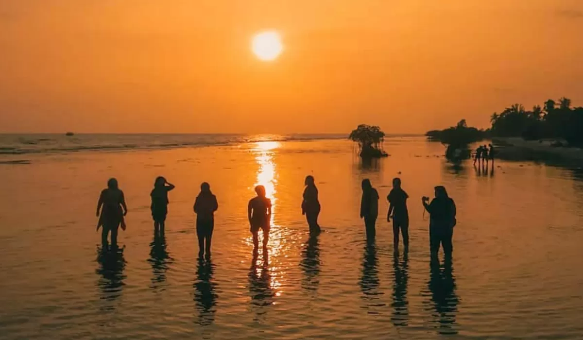 Sunset di Pulau Tunda Serang. (Wonderful Indonesia)