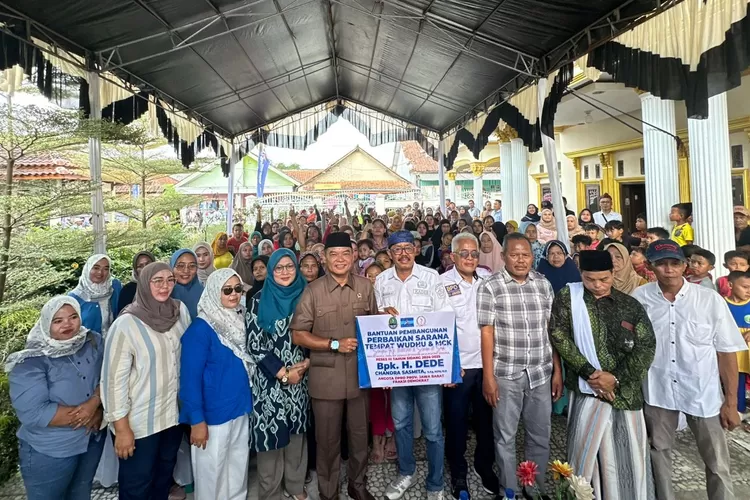 Anggota DPRD Jawa Barat, Dede Chandra Sasmita saat lakukan Reses Masa Sidang III tahun 2024-2025 di Desa Bojong Jengkol, Kecamatan Ciampea, dan langsung beri bantuan pembangunan MCK Masjid sekitar (DOKUMEN PRIBADI)