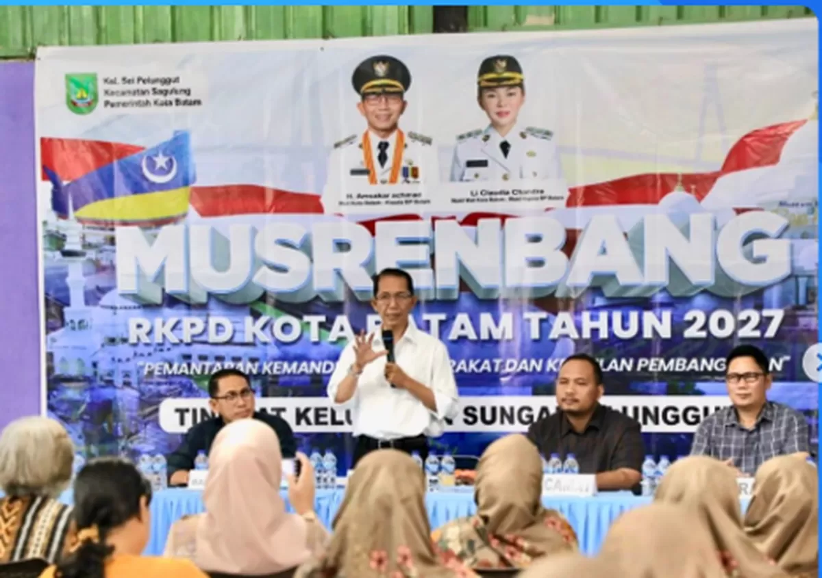 Walikota Batam Amsakar Achmad saat memberikan sambutan pada kegiatan Musrembang tingkat kelurahan. (Foto:Diskominfo Batam)