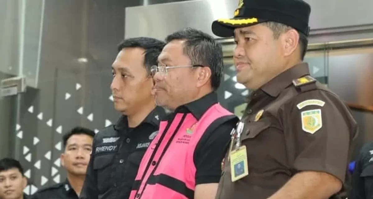Mantan Wakil Kepala BGN Sony Sinjaya ditahan Kejagung setelah menjadi tersangka skandal korupsi program MBG.