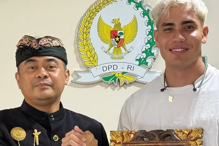 Aisar Khaled bertemu dengan anggota DPD RI Arya Wedakarna (Foto: Gorajuara/ Instagram/ @aisar_khaledd)