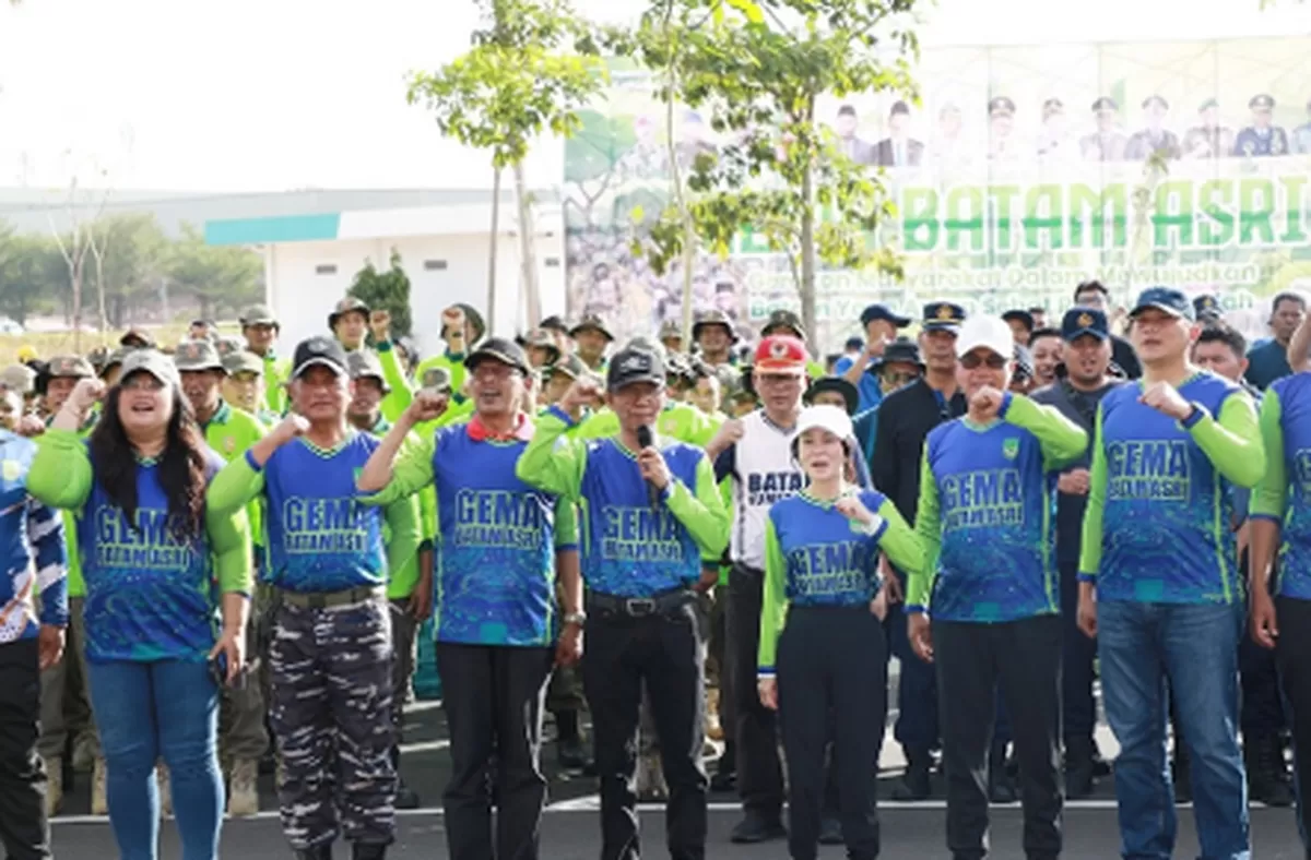 Walikota Batam Amsakar Achmad bersama Forkopimda deklarasikan Gema Batam ASRI sebelum memulai gotong royong bersama. (Foto:Diskominfo Batam)