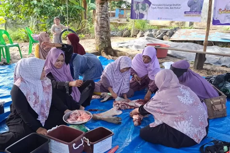 Pembagian hewan kurban PP Salimah 