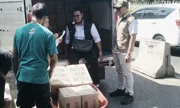 Distribusi Rutin BULOG Semarang Disambut Pedagang, MinyaKita Tetap Tersedia di Pasar dan Harga Stabili