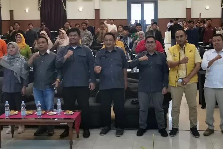 Bawaslu Kota Depok mengajak seluruh pihak terkait menjaga dan mengawal masa kampanye, pada Rapat Koordinasi Pengawasan Kampanye Pemilu 2024, di Wisma Makara Universitas Indonesia, Senin (4/12). (Irfan/Radar Depok)